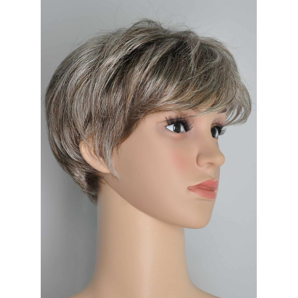 Dla-amazonek-peruka-z-grzywką