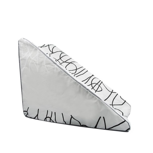 Klin przeciwobrzękowy pod rękę po mastektomii mały z wgłębieniem 44x33x55 cm grubość 22 L