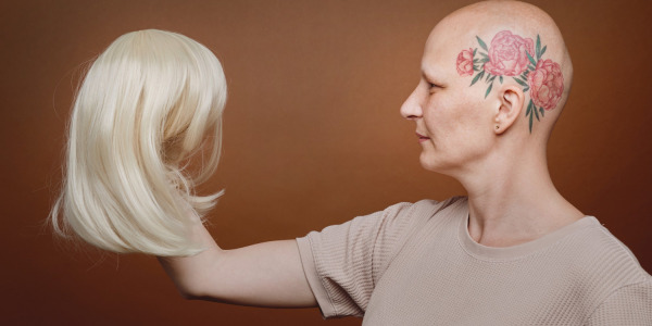 Refundacja peruki po chemioterapii – jak uzyskać perukę na NFZ i ile wynosi dopłata?